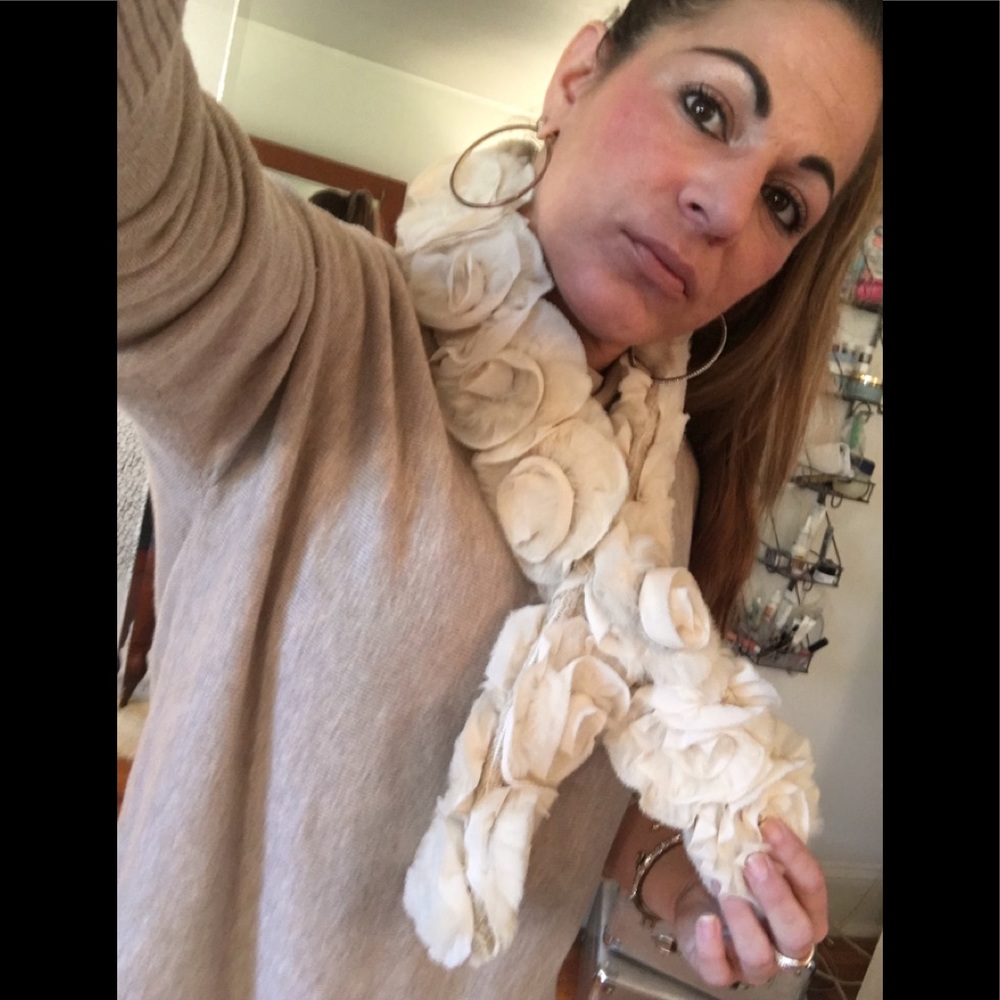 Chiffon Rosette Roses w/Real Fur SCARF NWOT